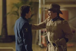 Teddy Roosevelt (Robin Williams, r.) again offers sage advice to beleaguered museum guard Larry Daley (Ben Stiller, l.).      Ph: Doane Gregory; Teddy Roosevelt (Robin Williams) again offers sage advice to beleaguered museum guard Larry Daley (Ben Stiller).      Ph: Doane Gregory