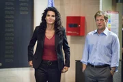 Es ist gut gegangen: Um Paul Wescourt (Jamie Bamber) das Leben zu retten, ist Jane Rizzoli (Angie Harmon) von einer Brücke gesprungen. Es ist gut gegangen: Um Paul Wescourt (Jamie Bamber) das Leben zu retten, ist Jane Rizzoli (Angie Harmon) von einer Brücke gesprungen.