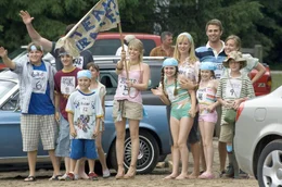 Lorraine (Hilary Duff, Mi.) f&uuml;hrt ihre Familie in den Wettkampf gegen die rivalisierende  Familie Murtaugh.