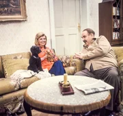 Elfriede Ott (Resi Huber), Fritz Eckhardt (Oswald Huber).