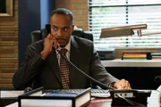 Ein Petty-Officier ist ermordet worden. Gibbs beginnt zu ermitteln und schon bald deckt er unglaubliche Zusammenh&auml;nge zwischen dem Mord an dem Petty-Officer und dem neuen NCIS-Direktor Leon Vance (Rocky Carroll) auf ...