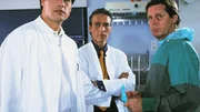 Das neue &Auml;rzteteam der Waldner-Klinik: Dr. Stefan Frank (Sigmar Solbach, r.), Dr. Thomas Reinhardt (Christopher Barker, l.) und der "Neue", Dr. Jan Winter (Jacques Breuer).