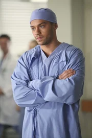 Merkt, dass mit Cristina was nicht stimmt und bietet ihr seine Hilfe an: Jackson (Jesse Williams) ...