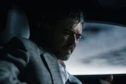 La linea della palma &ndash; Das Caravaggio-Komplott Staffel 1 Folge 6. Der sizilianische Inspektor ist auf der Flucht: Michele Venitucci als Inspektor Guerrini.