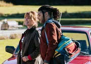 Harry Wild (Jane Seymour) und Fergus Reid (Rohan Nedd) treffen im beschaulichen Carrickdoon ein, um die Hochzeit des Polizisten‑Paares Vicky und Cormac zu feiern.