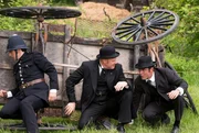 v.l.n.r.: Constable George Crabtree (Jonny Harris), Inspector Thomas Brackenreid (Thomas Craig), Detective William Murdoch (Yannick Bisson)