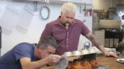 Guy Fieri(r.)