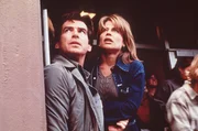 Pierce Brosnan, Linda Hamilton