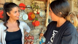 Serena Loddo (li.) im Gespr&auml;ch mit Viviana Sirigu von der sardischen B&auml;ckerei Kentos.