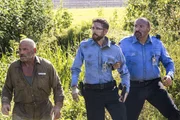Laboranalyst Sebastian (Rob Kerkovich, M.) wird auf brutale Weise gekidnapped und soll f&uuml;r Novak (Nick Gracer, r.) den Schwerverbrecher Gordan Bogdan (Patrick Kilpatrick, l.) aus dem Knast holen ...