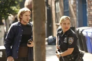 Zachary Booth als Lorenzo Colt, Vanessa Ray als Eddie Janko. Zachary Booth als Lorenzo Colt, Vanessa Ray als Eddie Janko.