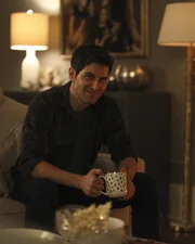 Eddie Saville (David Giuntoli)