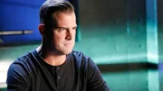 Nick Stokes (George Eads) muss mit seinen Kollegen einen alten Fall neu aufrollen, als sich die einzige Zeugin des Mordes an der Familie Fisher pl&ouml;tzlich an den T&auml;ter erinnern kann.