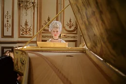 Marie Antoinette (Kirsten Dunst)