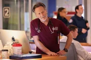 Chicago Med Staffel 10 Folge 14 Steven Weber als Dr. Dean Archer