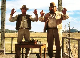Der Harte und der Smarte sind zur&uuml;ck: Terence Hill (li.) und Bud Spencer spielen die zwei ungleichen Br&uuml;der Moses und Travis, die sich seit Jahren nicht mehr gesehen haben, denn immer wenn sie aufeinander treffen, gibt es Streit und Turbulenzen.