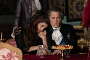 Jeanne du Barry Sie nutzt ihren Charme, um in der Gesellschaft aufzusteigen: Ma&iuml;wenn als Jeanne du Barry, Johnny Depp als Ludwig XV  Copyright: SRF/Why Not Productions/St&eacute;phanie Branchu