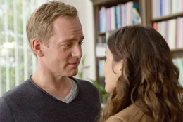 Annika (Helen Woigk) hat sich in ihren Professor Niklas von Knyphausen (Patrick Heyn) verliebt.