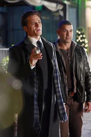 Kevin Ryan (Seamus Dever, l.) und Javier Esposito (Jon Huertas , r.) begeben sich auf Spurensuche ...