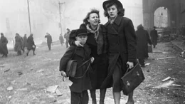Bomben &uuml;ber Deutschland: Etwa 600.000 deutsche Zivilisten kamen im Zweiten Weltkrieg durch alliierte Luftangriffe ums Leben. 80 Jahre nach Kriegsende blickt "Terra X History" zur&uuml;ck.