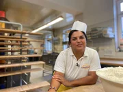 Die Argentinierin Mariela in der fr&auml;nkischen Backstube.