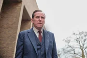 Professor Jasper Tempest (Ben Miller).