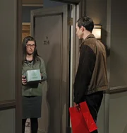 Durch eine neue Ausgabe von "Spa&szlig; mit Flaggen" findet sich Sheldon (Jim Parsons, r.) mitten in einer Auseinandersetzung zwischen Amy (Mayim Bialik, l.) und Will Wheaton wieder ...