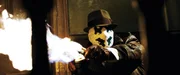 Als sein Superheld-Kollege The Comedian ermordet wird, glaubt Watchmen Rorschach (Jackie Earle Haley) an eine Verschw&ouml;rung. Schon bald kommt er einem geheimen Plan auf die Spur, demzufolge alle Superhelden verraten und get&ouml;tet werden sollen ...