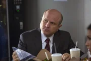 Bei den Ermittlungen in einem Kriminalfall macht Laura eine erschreckende Entdeckung, was Captain Dan Hauser (Enrico Colantoni) betrifft ...