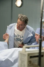 R&uuml;ckblick: Vom Tag ihrer Geburt, wollte Robins Vater (Eric Braeden, l.) eigentlich einen Sohn ...