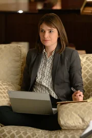 Taylor Rentzel (MacKenzie Meehan)