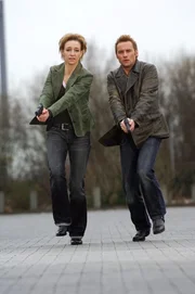 Kommissar Bernd Kuhnt (r.) und seine Kollegin Conny Niedrig (l.)