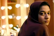 Maryam (Sadaf Asgari) ist zum Tode verurteilt, weil sie beschuldigt wird, ihren Ehemann ermordet zu haben.