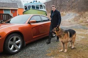 Detective Charlie Hudson (JOHN REARDON) und Rex (DIESEL VOM BURGIMWALD)