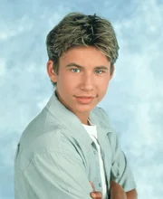 Als Randy (Jonathan Taylor Thomas) beginnt, eine eigene Meinung in Bezug auf Glaubensfragen zu entwickeln, sucht Tim kirchlichen Beistand, um seinen ungläubigen Sohn auf den rechten Weg zurück zu führen. Als Randy (Jonathan Taylor Thomas) beginnt, eine eigene Meinung in Bezug auf Glaubensfragen zu entwickeln, sucht Tim kirchlichen Beistand, um seinen ungläubigen Sohn auf den rechten Weg zurück zu führen.