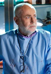 Robert David Hall (Dr. Al Robbins) Robert David Hall (Dr. Al Robbins)