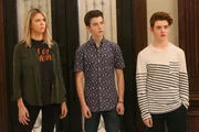 Ihre Sportwetten werden Mick (Kaitlin Olson, l.), Dylan (Griffin Gluck, M.) und Chip (Thomas Barbusca, r.) zum Verh&auml;ngnis ...