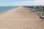 Der 15 Kilometer lange Sandstrand von Rimini ist in der Nebensaison Naherholungsgebiet.