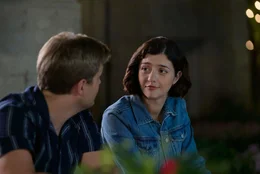 Maggie Turner (Katie Findlay) und Josh Turner (Wyatt Nash) sind ein Paar.  +++ Die Verwendung des sendungsbezogenen Materials ist nur mit dem Hinweis und Verlinkung auf RTL+ gestattet. +++