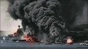 Amerikanische Schiffe werden w&auml;hrend des japanischen Angriffs schwer besch&auml;digt, 7. Dezember 1941, Pearl Harbor