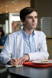 Dr. Shaun Murphy (Freddie Highmore)