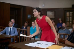 Maggie Turner (Katie Findlay) ist erfolgreiche Anw&auml;ltin.  +++ Die Verwendung des sendungsbezogenen Materials ist nur mit dem Hinweis und Verlinkung auf RTL+ gestattet. +++