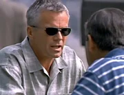 Um seine Pläne in die Tat umzusetzen, muss Jack (Richard Dean Anderson, l.) ausgerechnet mit Maybourne (Tom McBeath) zusammen arbeiten. Um seine Pläne in die Tat umzusetzen, muss Jack (Richard Dean Anderson, l.) ausgerechnet mit Maybourne (Tom McBeath) zusammen arbeiten.