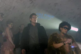 W&auml;hrend einer "Kill your Darling-Party" in den Katakomben von Berlin erhofft sich Tim (Philipp Danne, M.), das Geheimnis um den Fratzenschneider l&ouml;sen zu k&ouml;nnen, um seine Freunde endlich aus dessen Gewalt befreien zu k&ouml;nnen ...