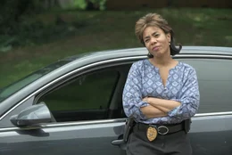 Detective Cam Harris (Regina Hall)