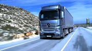 Innovation ist alles _ gerade in der Automobilbranche, wo die Verbraucher mit jedem Modell auch mehr Sicherheit, neue Komfortfunktionen und geringeren Treibstoffverbrauch erwarten. Für Mercedes-Benz gilt es, die seit 15 Jahren bewährte Actros-LKWs mit der neuen Baureihe Actros 2 auf den neuesten technischen Stand zu bringen. Acht Jahre hat die Entwicklung des neuen Modells gedauert _ und die Herausforderung, die gesamte Technik des LKW von Grund auf neu zu entwickeln, hat die Ingenieure vor neue Herausforderungen gestellt. "Europas Megafabriken" zeigt den langwierigen Entwicklungsprozess. Innovation ist alles _ gerade in der Automobilbranche, wo die Verbraucher mit jedem Modell auch mehr Sicherheit, neue Komfortfunktionen und geringeren Treibstoffverbrauch erwarten. Für Mercedes-Benz gilt es, die seit 15 Jahren bewährte Actros-LKWs mit der neuen Baureihe Actros 2 auf den neuesten technischen Stand zu bringen. Acht Jahre hat die Entwicklung des neuen Modells gedauert _ und die Herausforderung, die gesamte Technik des LKW von Grund auf neu zu entwickeln, hat die Ingenieure vor neue Herausforderungen gestellt. "Europas Megafabriken" zeigt den langwierigen Entwicklungsprozess.