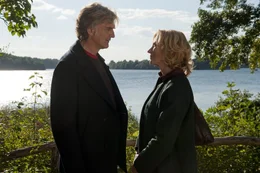 Christoph (Walter Sittler) und Christiane (Maren Kroymann) kabbeln und m&ouml;gen sich.  Honorarfrei - nur f&uuml;r diese Sendung bei Nennung ZDF und BRITTA KREHL
