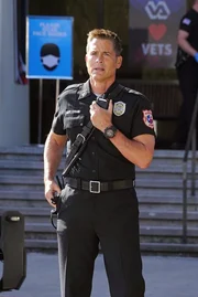 Owen Strand (Rob Lowe)