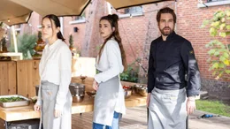 Mely (Seyneb Saleh, Mitte), Matthias (Nico Rogner, re.) und Tochter Amelie (Virginia Leith&auml;user, li.) arbeiten ausgerechnet auf Pauls Hochzeit.