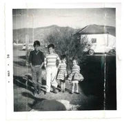 Alte Forografie von Kindern - Sharon Gallegos (r.)